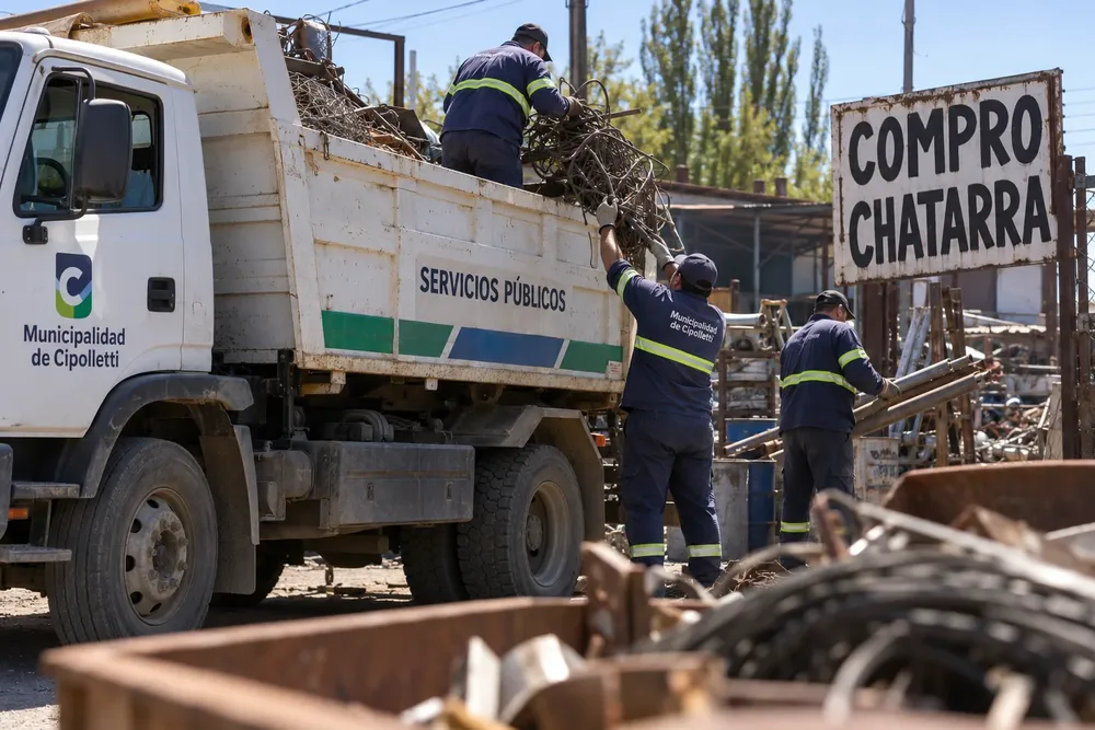 Trabajo municipal en el desguace