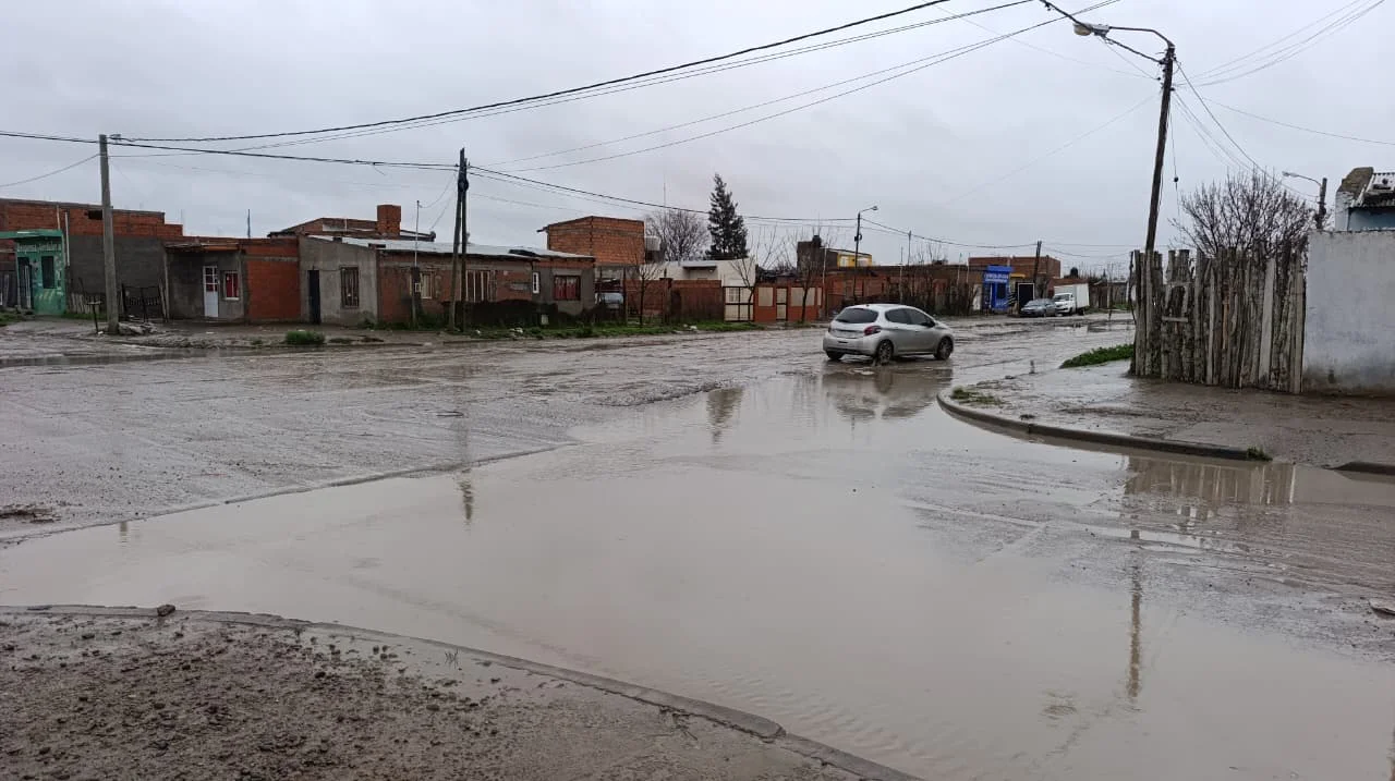 BARRIO MI BANDERA CALLES LLUVIA