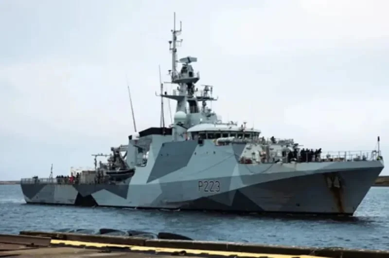 patrullero oceánico británico HMS Medway