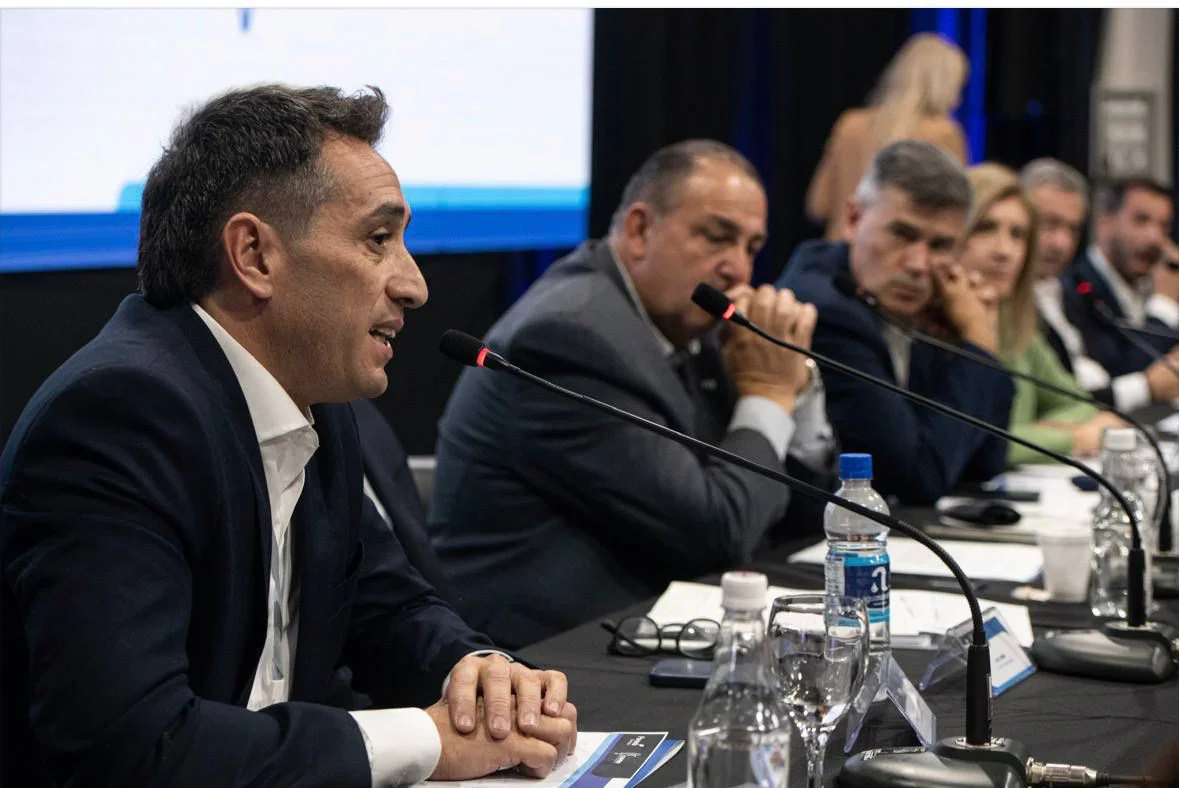 MARCOS CASTRO INTENDENTES