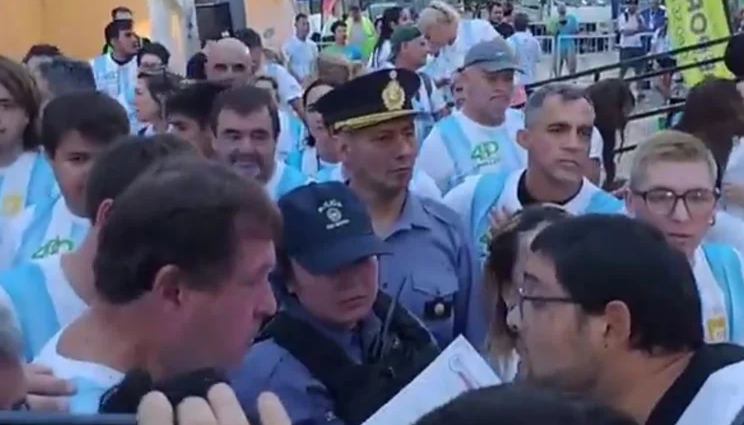 ALBERTO WERETILNECK UNTER