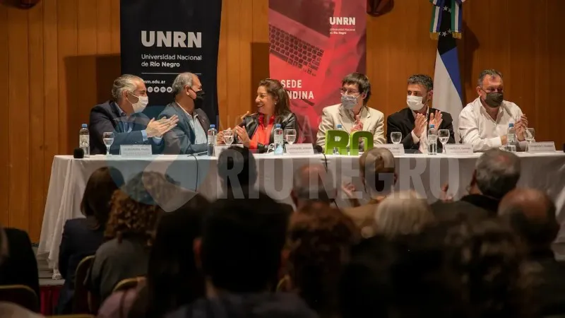 apertura carrera medicina Bariloche