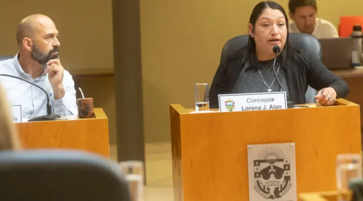 JULIAN ALGAÑARAS LORENA ALAN