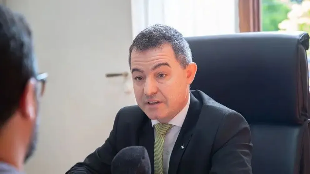 MILTON DUMRAUF