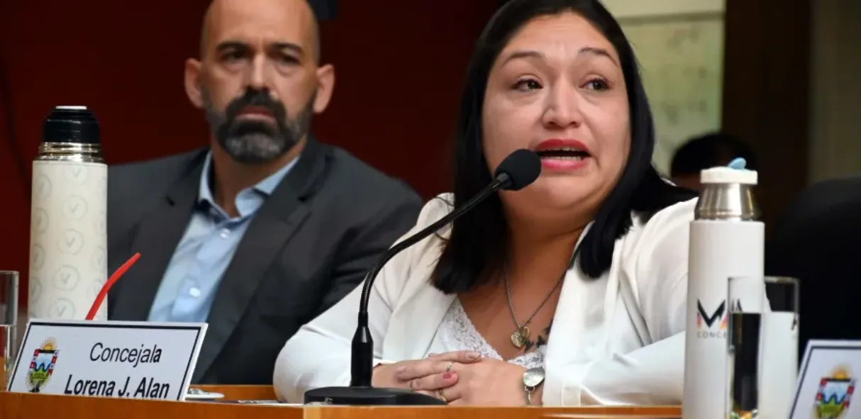 JULIAN ALGAÑARAS, LORENA ALAN