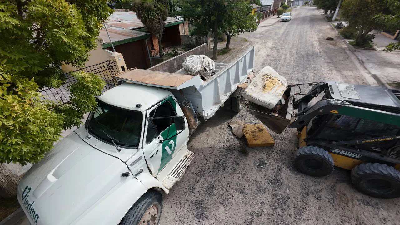 BARRIO SANTA CLARA BASURA