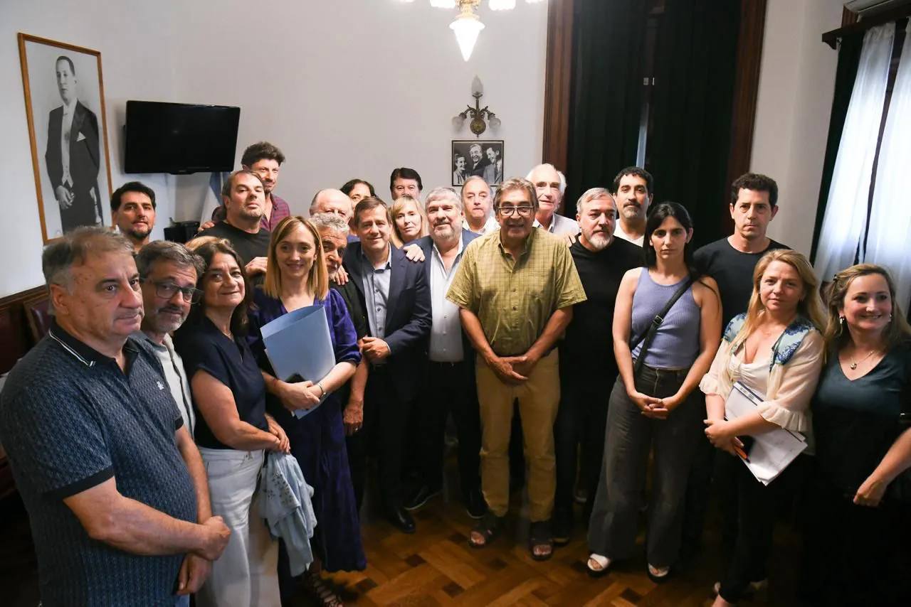 ANA MARKS SENADORES GREMIALISTAS