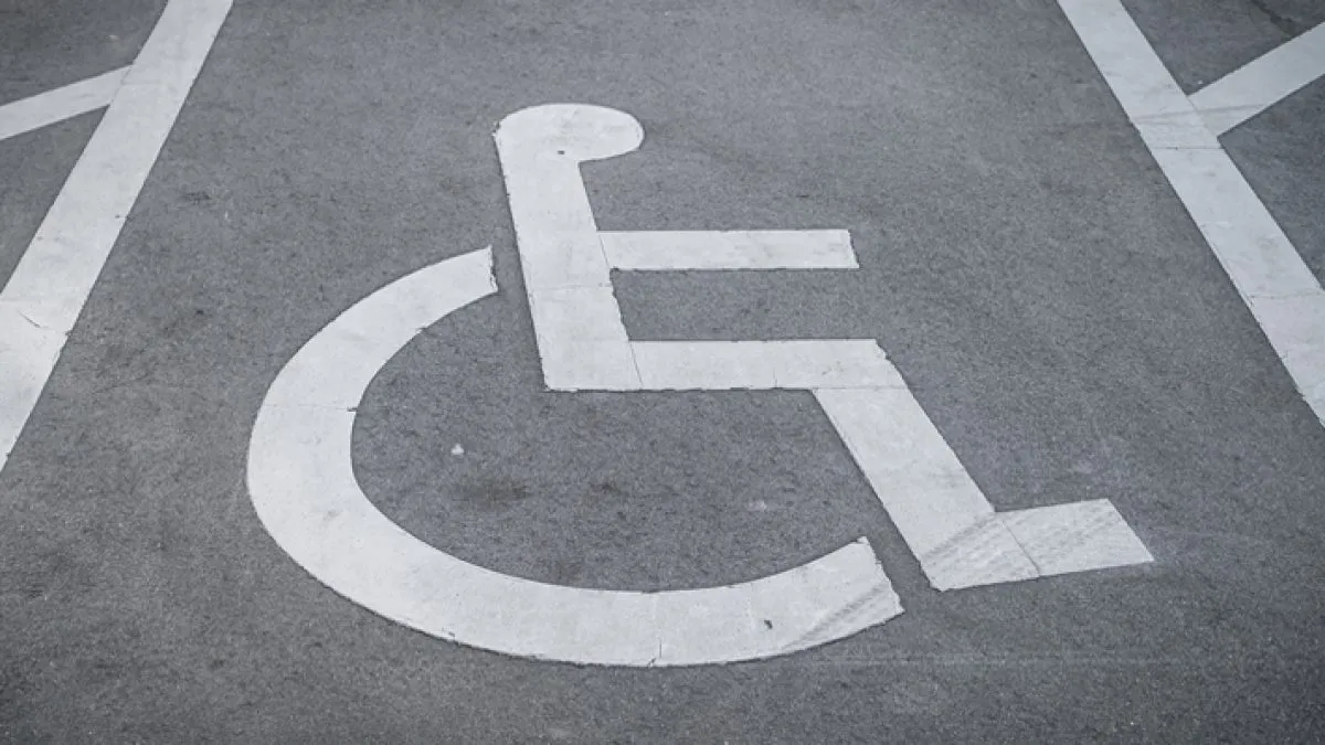 ESTACIONAMIENTO, DISCAPACITADOS