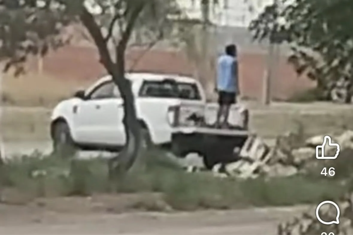 BARRIO CURRU LEUVU VIEDMA BASURA RESIDUOS CAMIONETA DENUNCIA